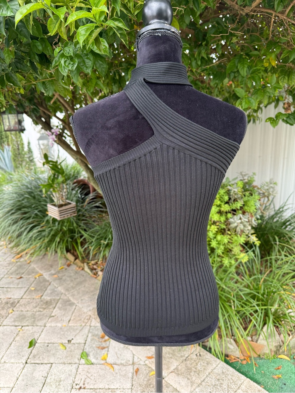 Vintage Caché Y2K Asymmetric Rhinestone Ribbed Halter Top Black - Picture 3 of 5